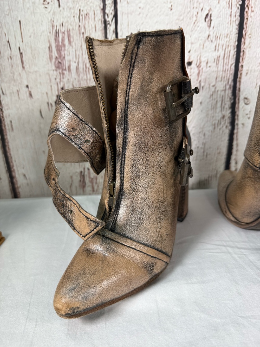 Freebird by Steven Joey Distressed Leather Buckle Block Heel Ankle Booties Boots - Picture 9 of 16